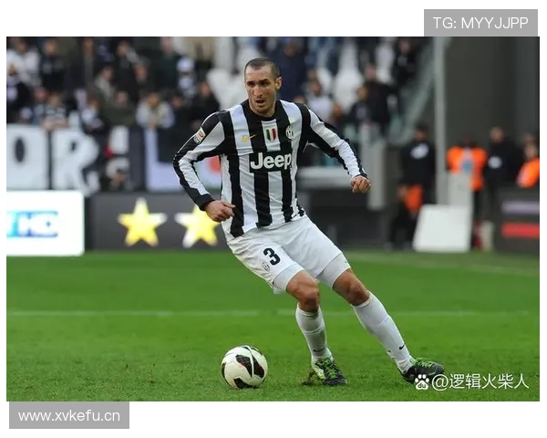 阿尔瓦雷斯与伊萨克：技术型前锋的发展路径对比