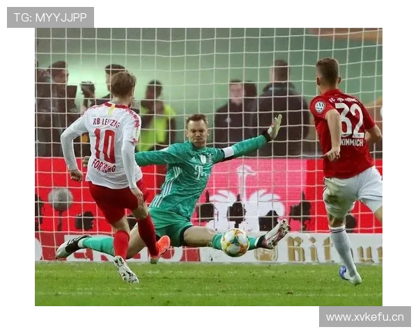 阿利松 vs 诺伊尔：传统门神与清道夫型门将的战术融合分析