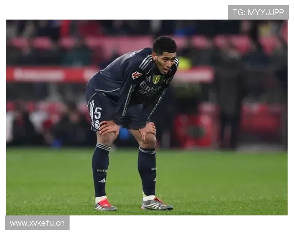 贝林厄姆对位顶级后腰的对抗能力与技术优势分析