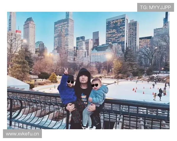 谌利军更衣室随手一摆比我整年花销还壮观